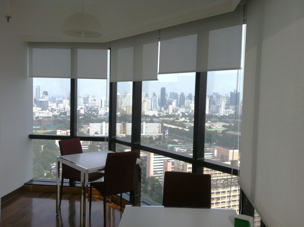 ม่านม้วนrocket