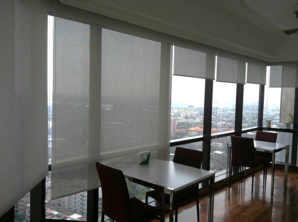 ม่านม้วน