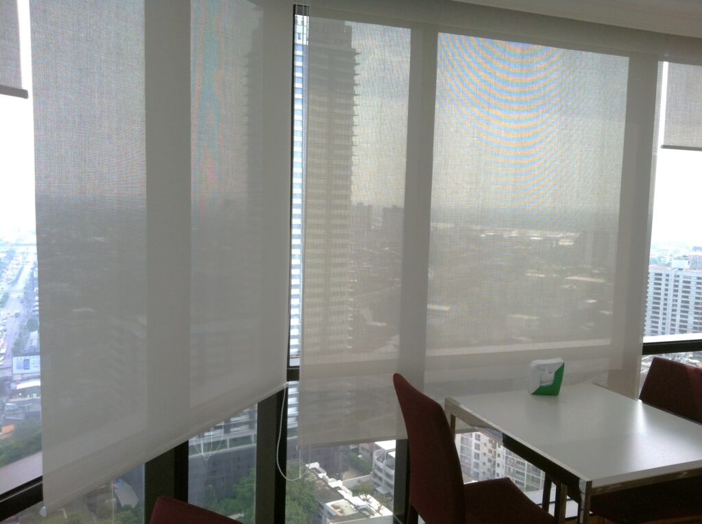 ม่านม้วนrocket